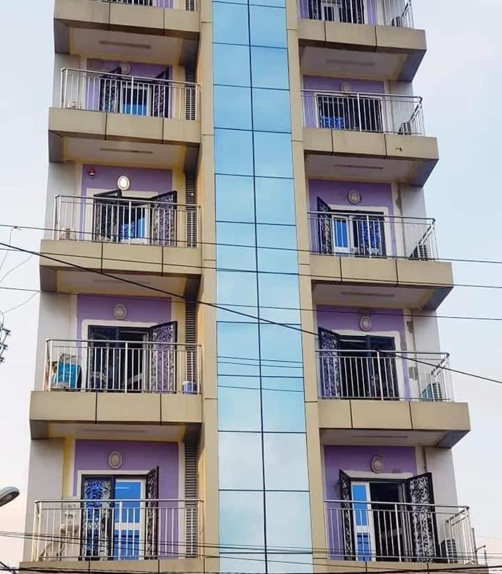Palace Des Rois Douala Exteriör bild